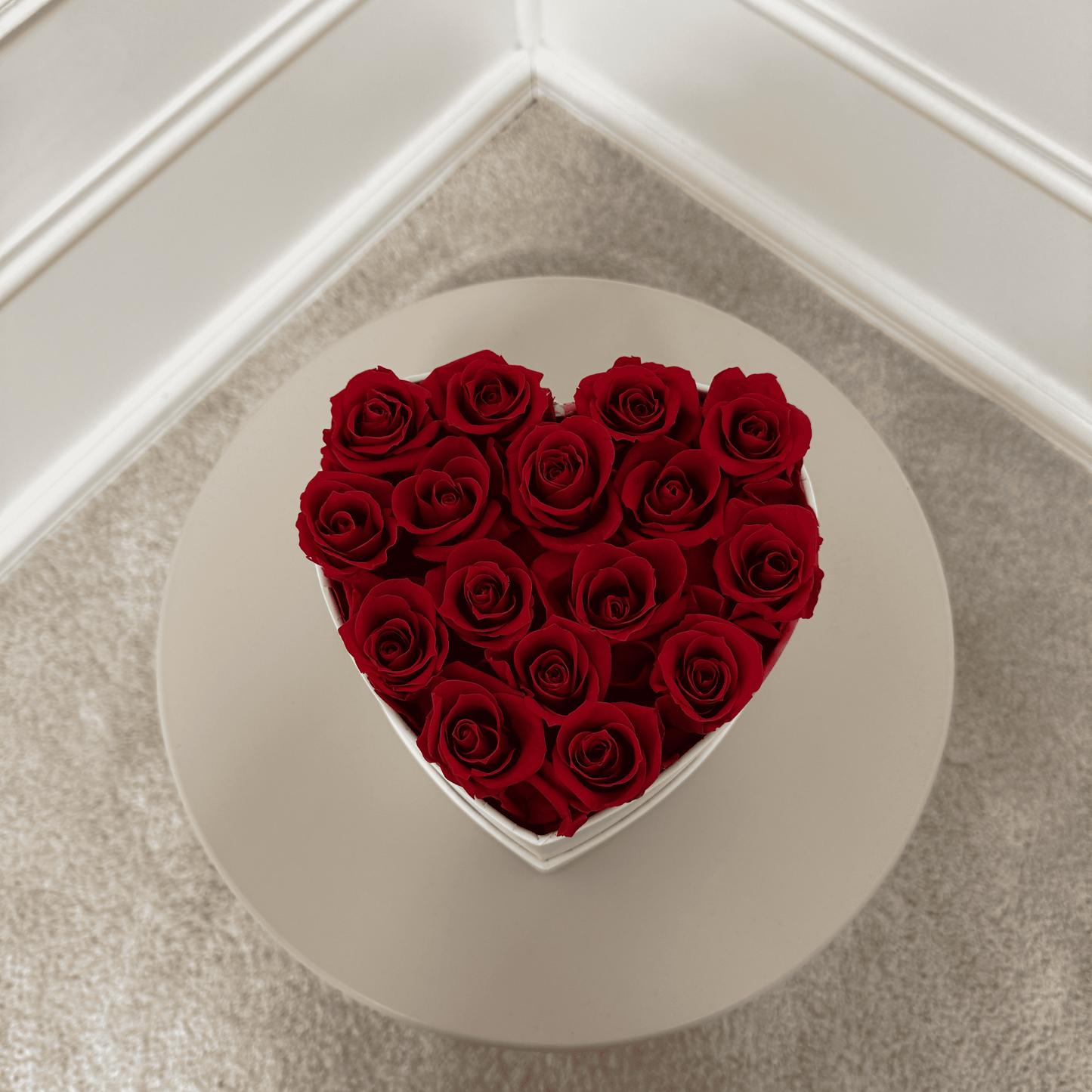 Box en cœur en roses éternelles