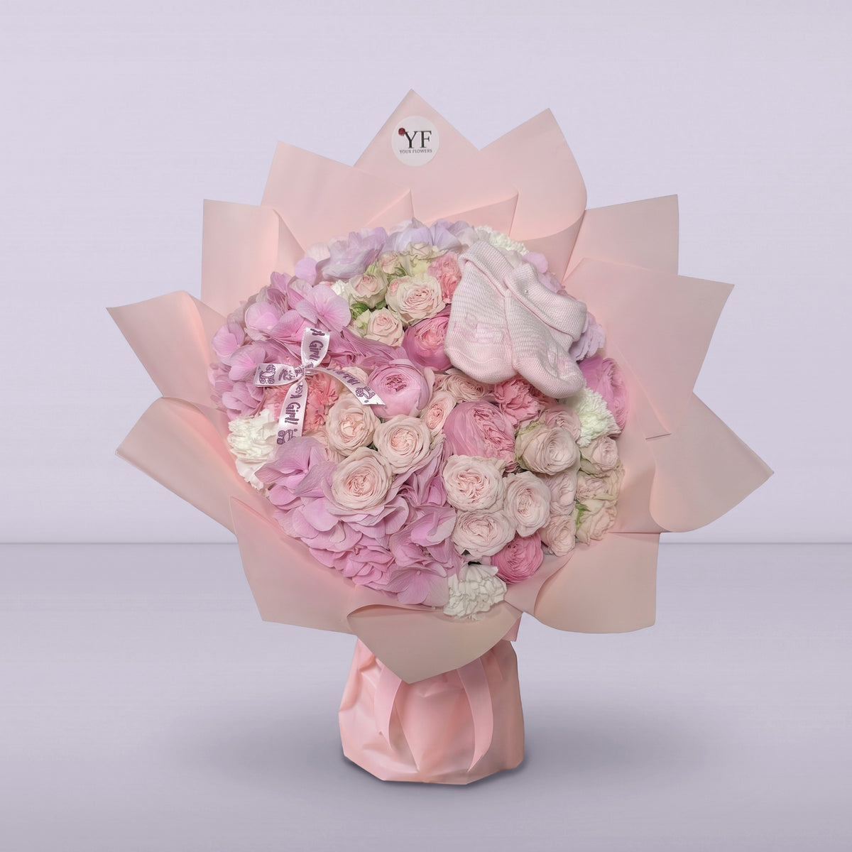 Bouquet Naissance Baby Pink, seul sur fond studio