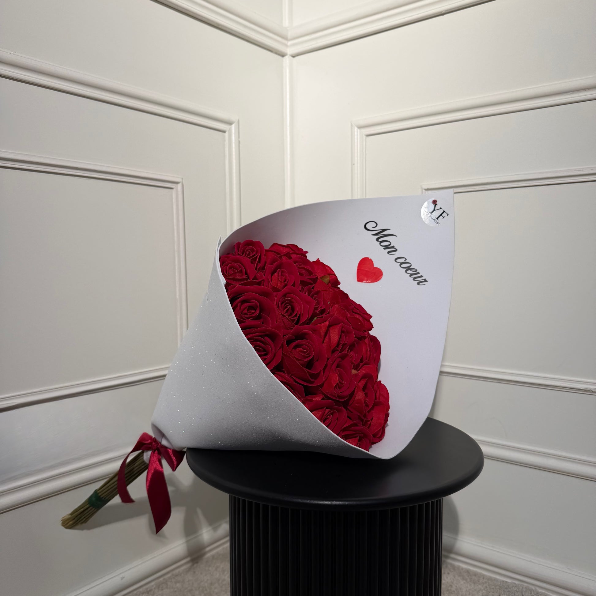 Bouquet Intemporel composé de roses artificielles premium au rendu naturel – Your Flowers