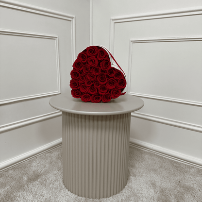 Box en cœur en roses éternelles