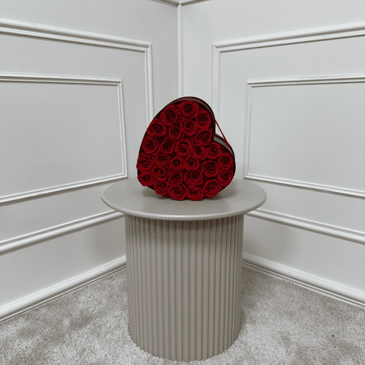 Box en cœur en roses éternelles