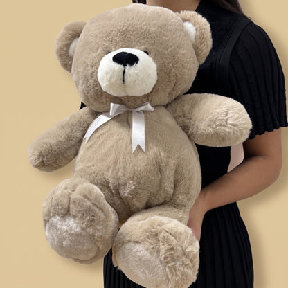 Charle Oursy junior, taupe, vu de trois quarts