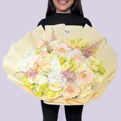Bouquet Douceur de Printemps, porté par notre fleuriste
