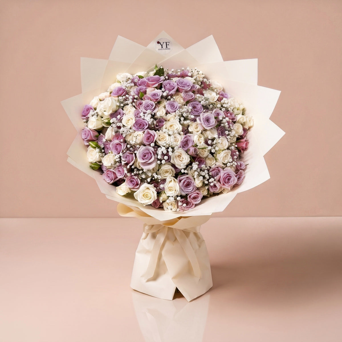 Bouquet Duo Passion, seul sur fond studio