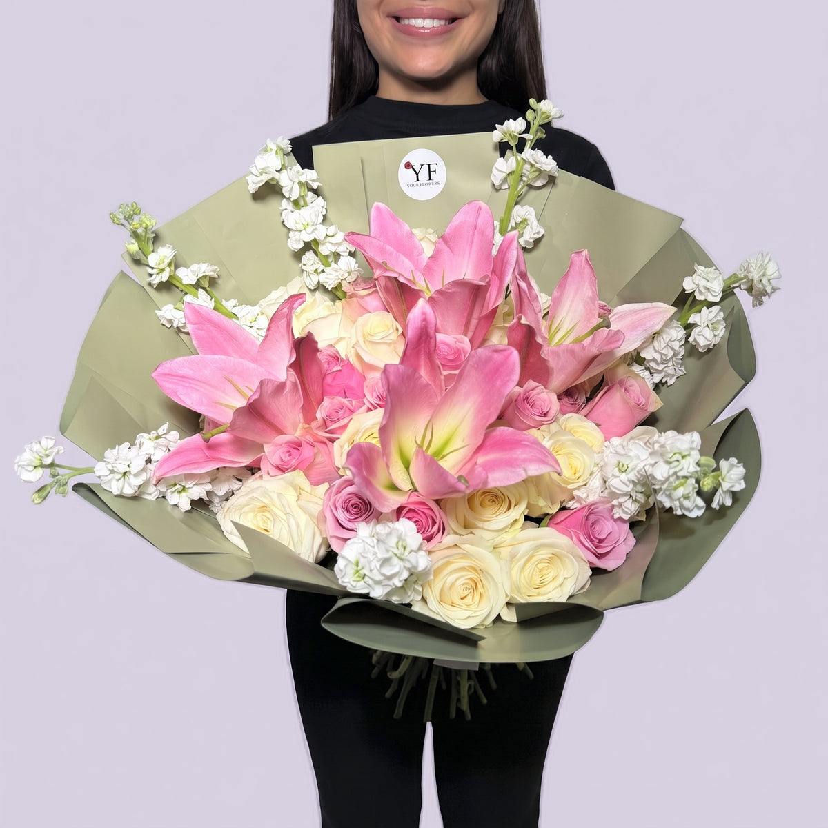 Bouquet Éclat de Lys, porté par notre fleuriste