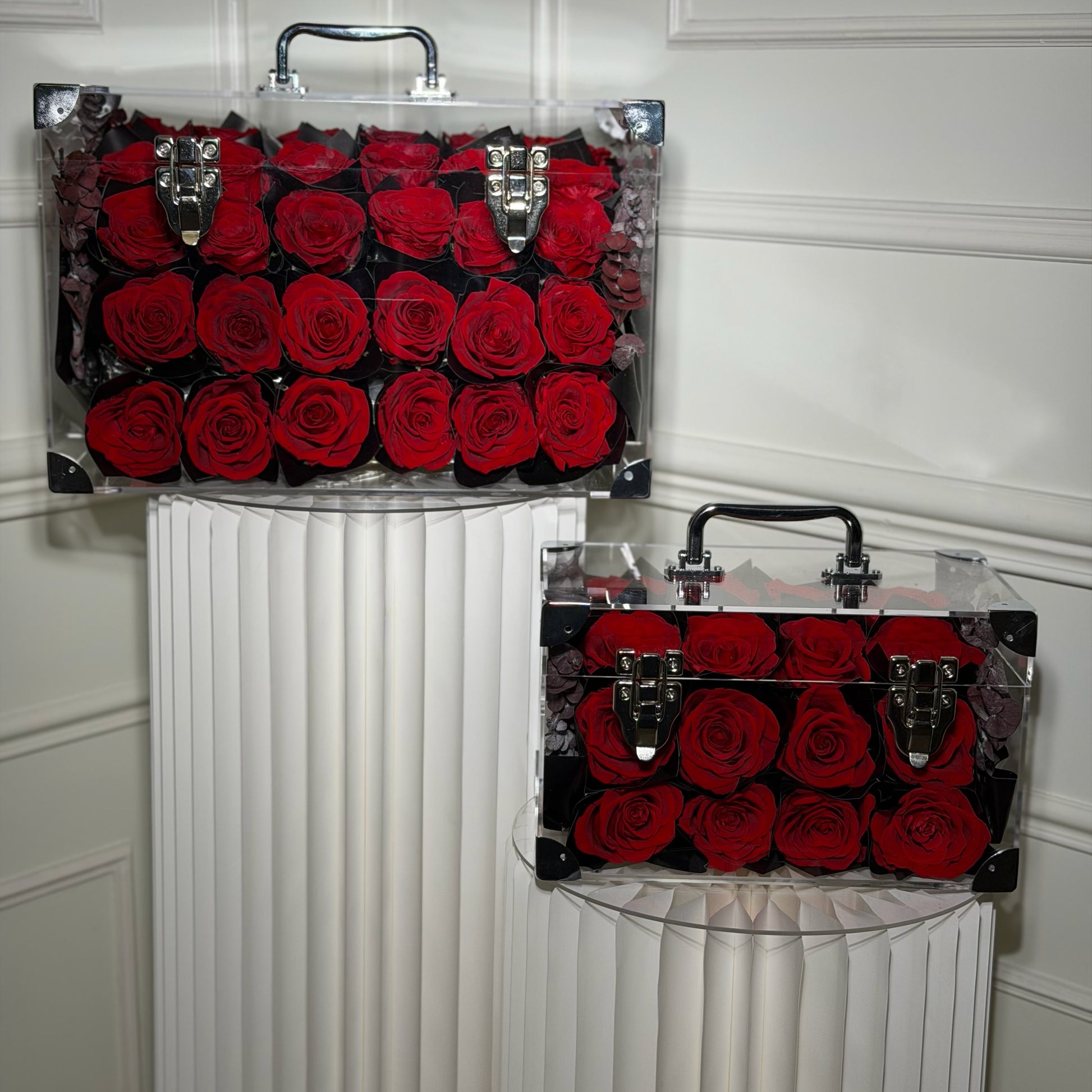 mallette roses eternelles rouges luxe avec poignee