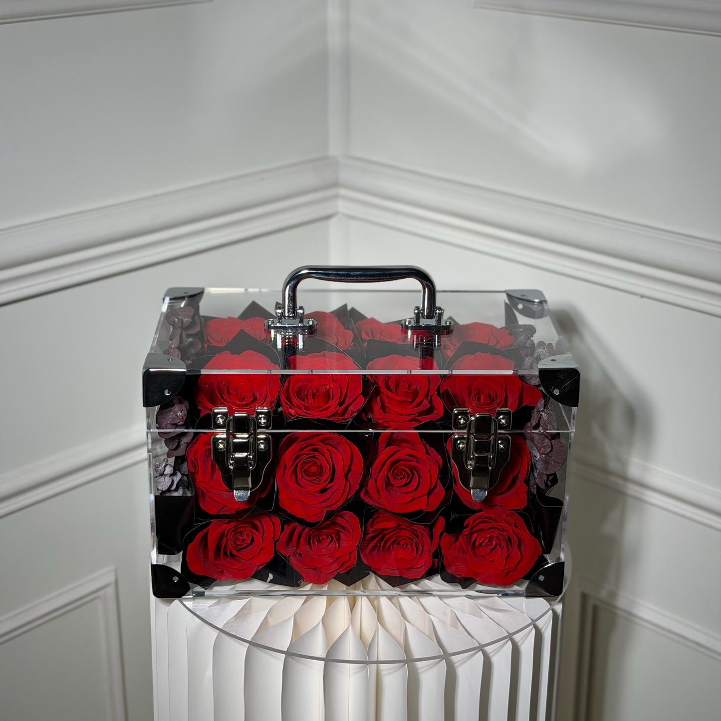 boite valise roses eternelles rouge haut de gamme