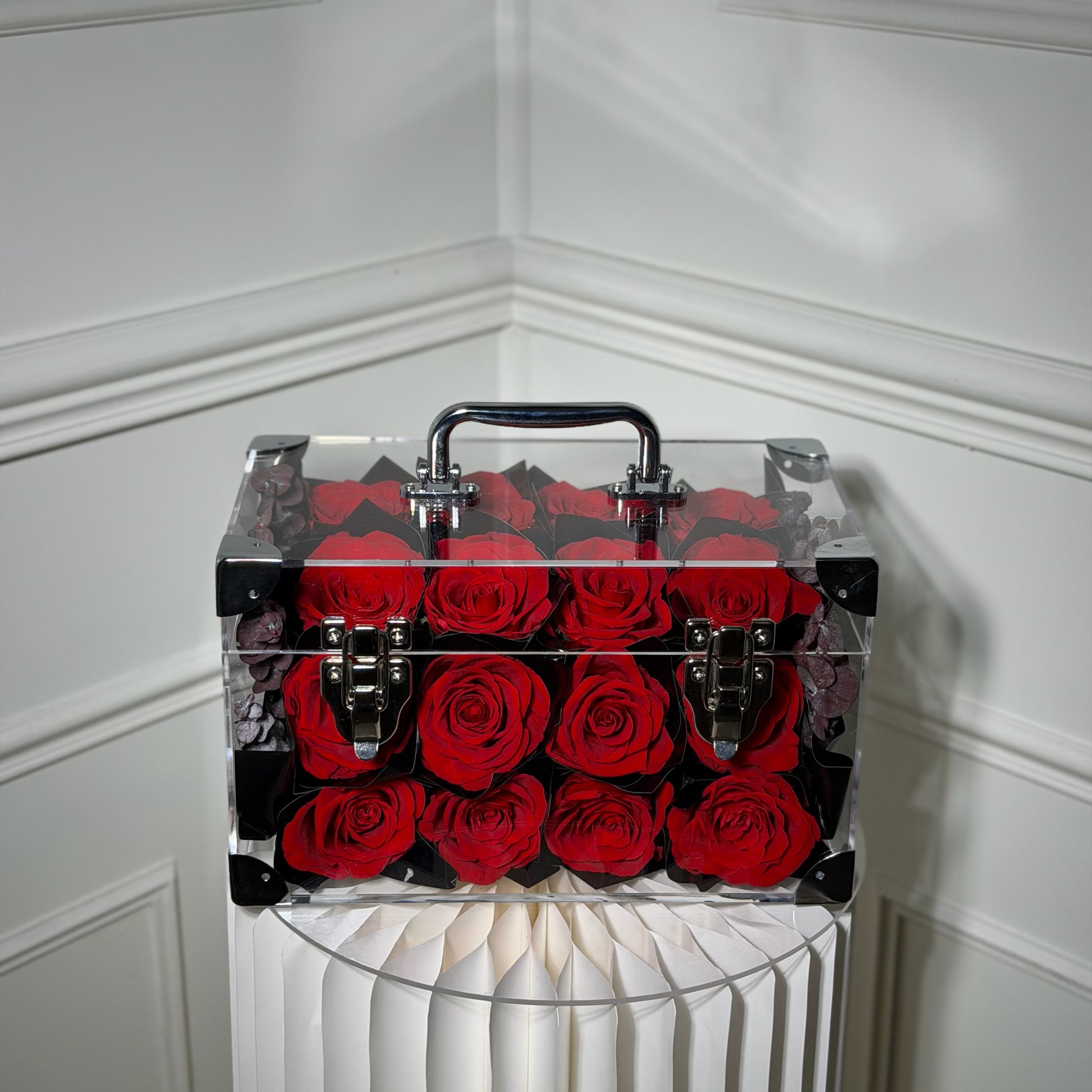 boite valise roses eternelles rouge haut de gamme