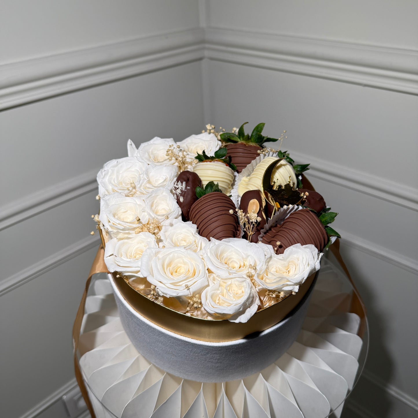 Coffret croissant lune roses éternelles fraises chocolat Eid Your Flowers