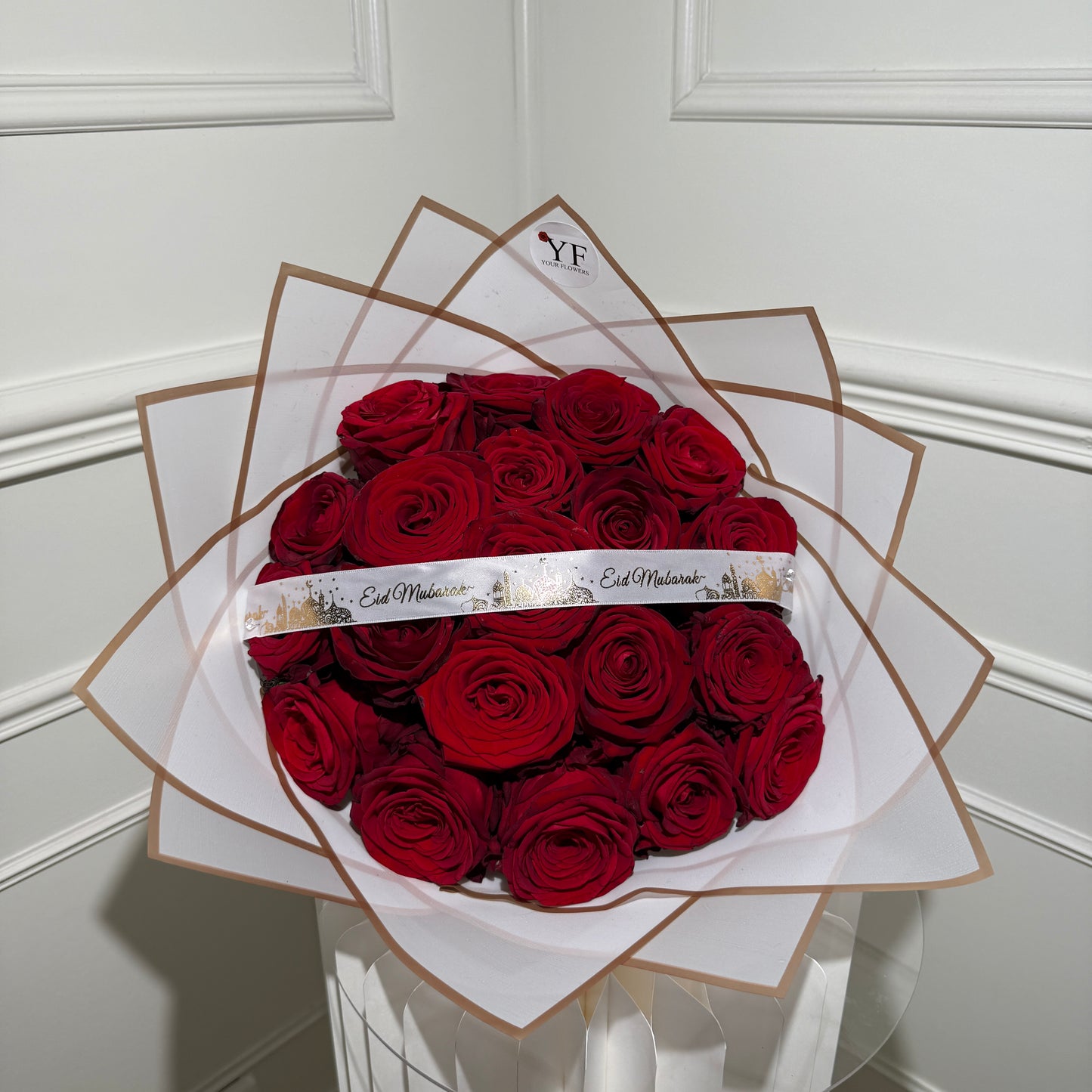 Bouquet roses rouges avec ruban Eid Mubarak cadeau Eid