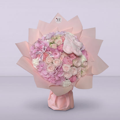 Bouquet Naissance Baby Pink, seul sur fond studio