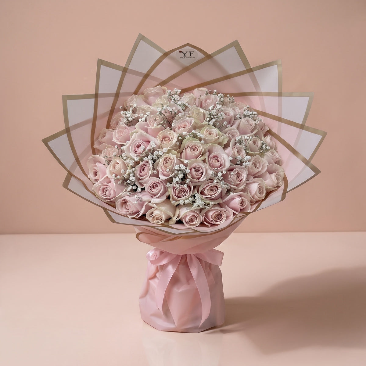 Bouquet Nuage, seul sur fond studio