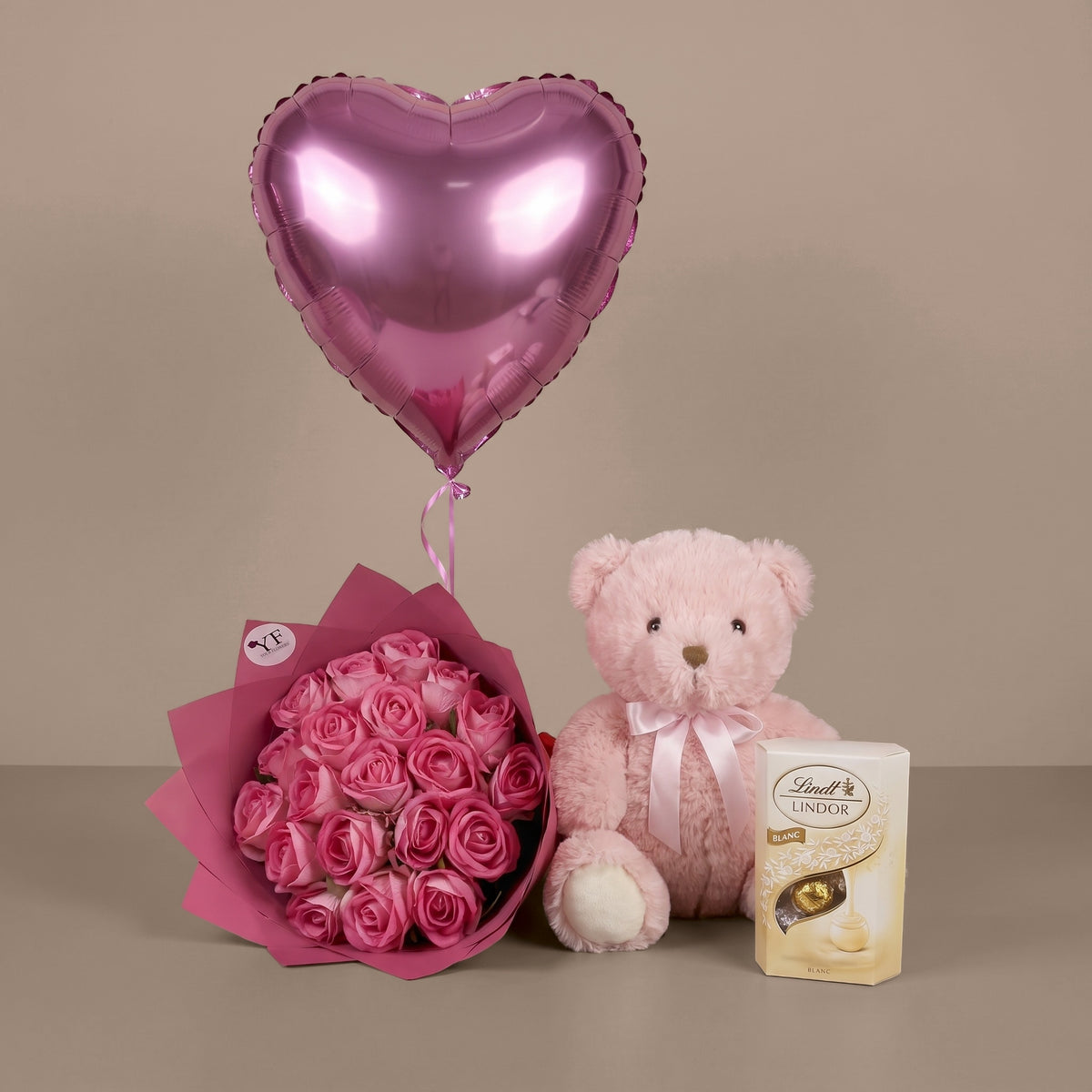 Pack Pinky, seul sur fond studio