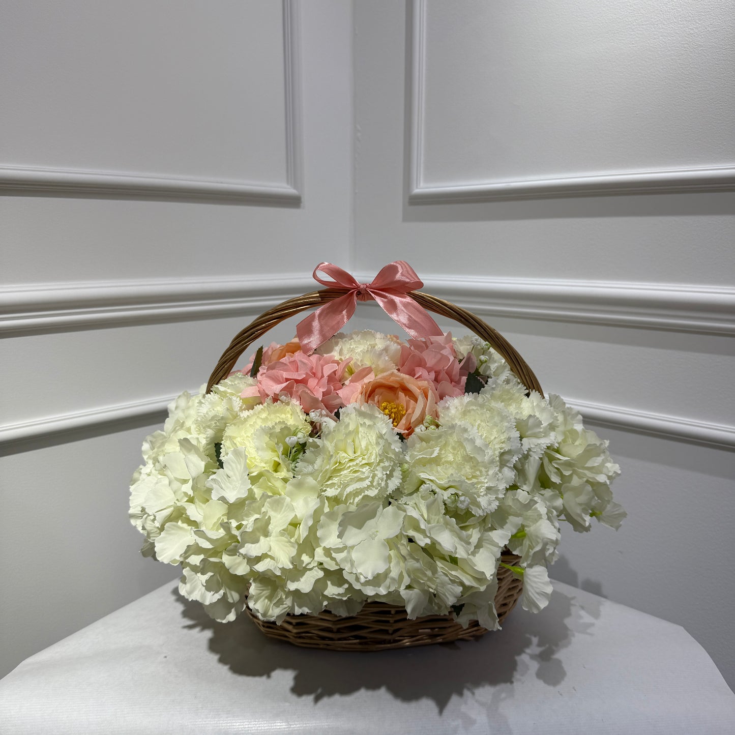 Paniers floraux artificiels