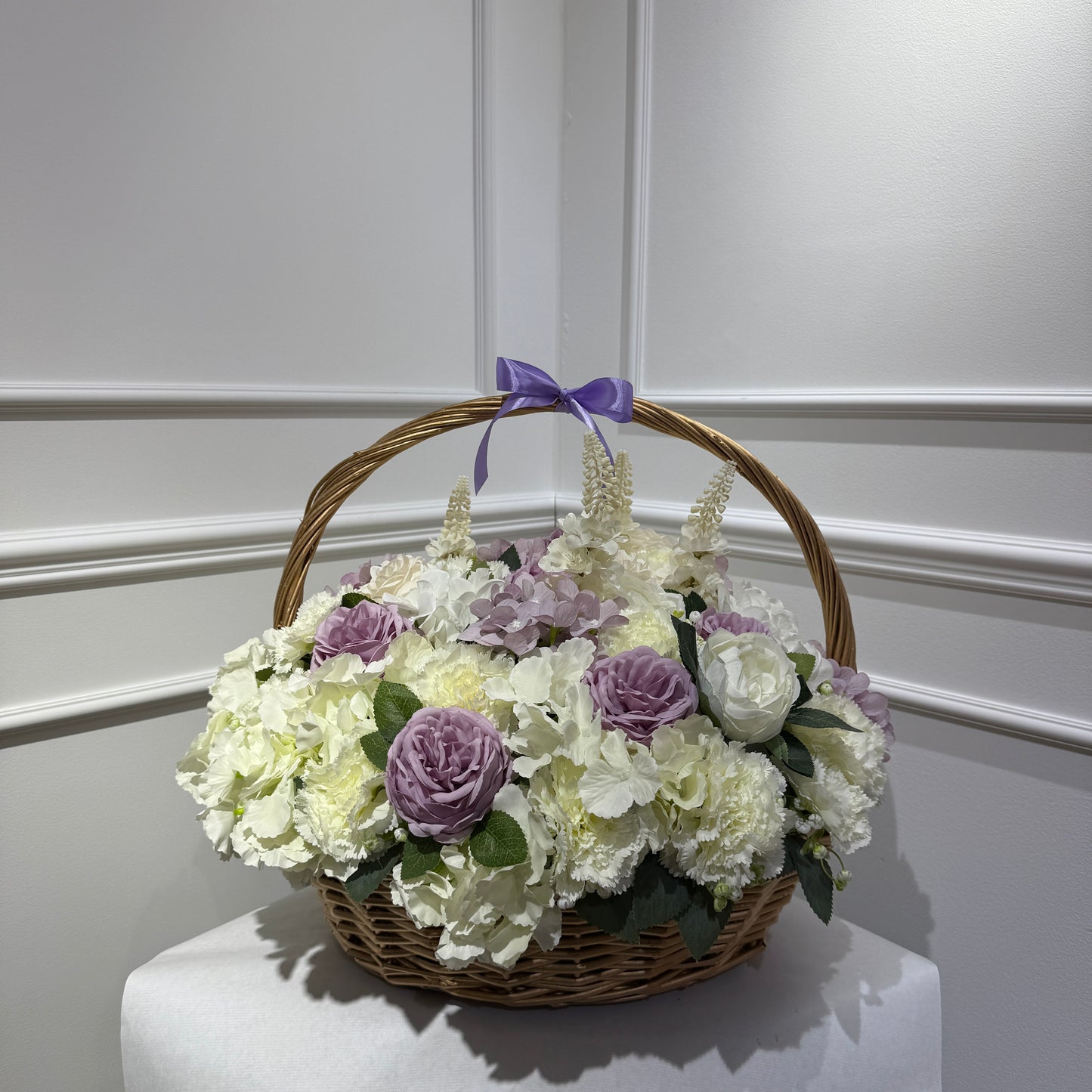 Paniers floraux artificiels