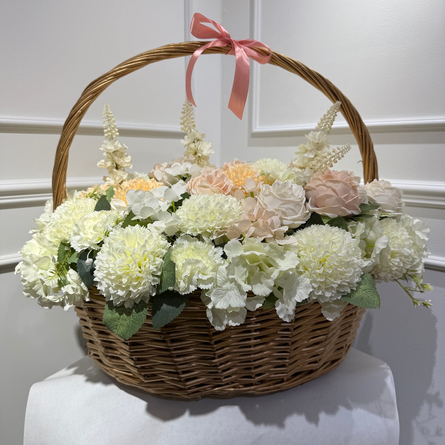 Paniers floraux artificiels