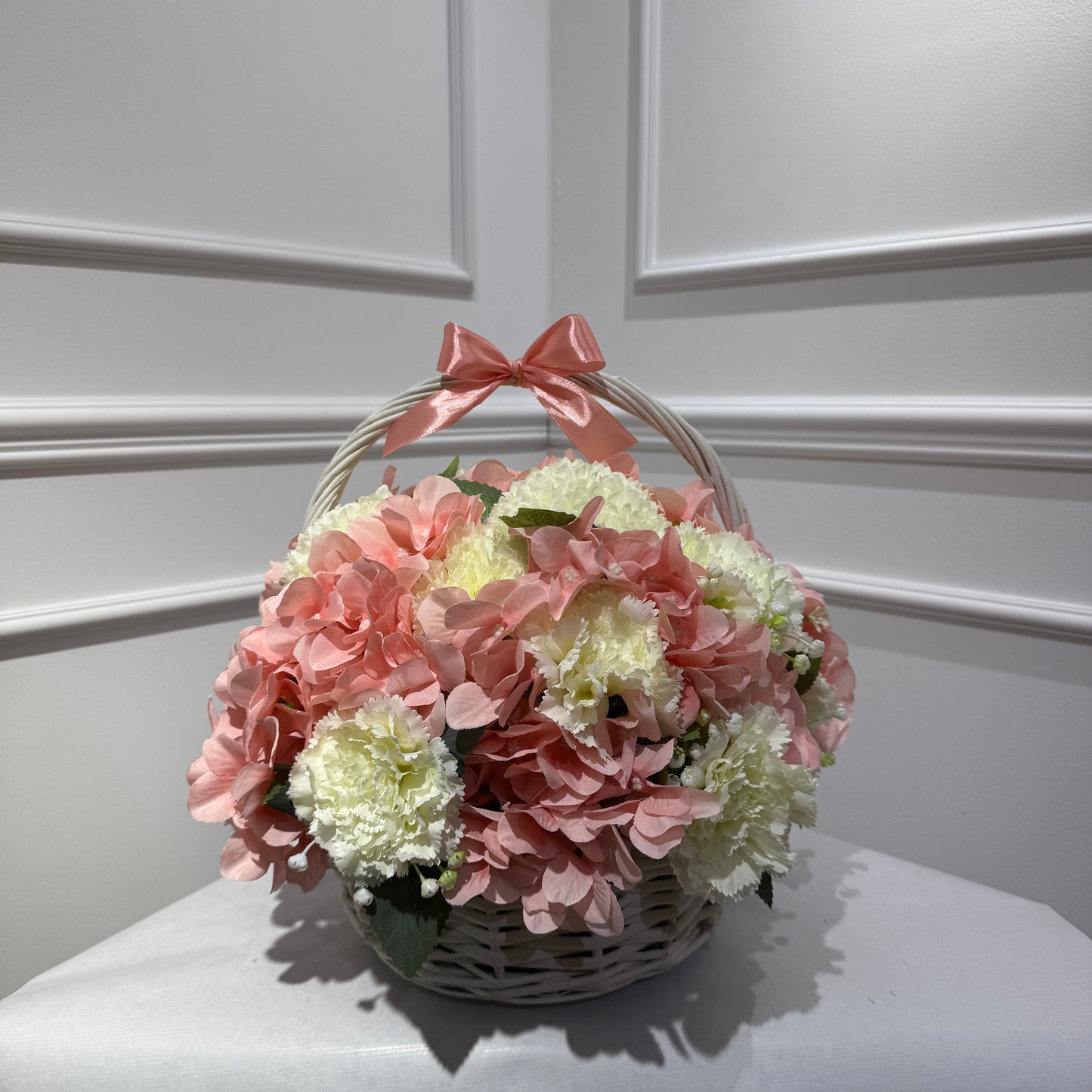 Paniers floraux artificiels