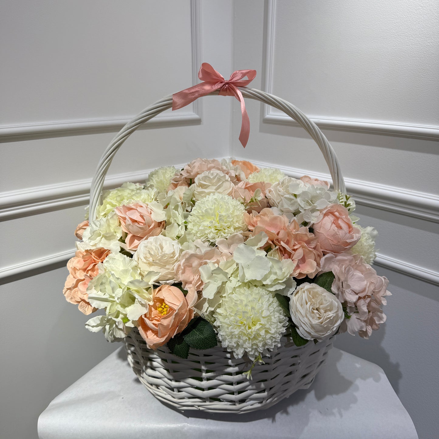 Paniers floraux artificiels