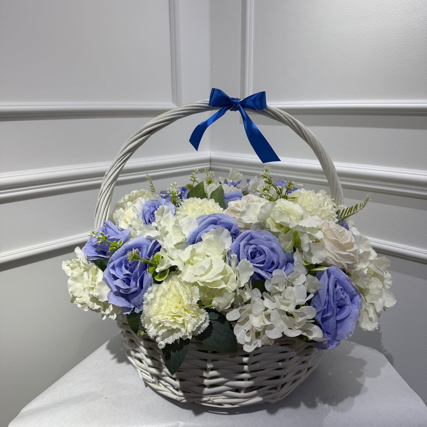Paniers floraux artificiels