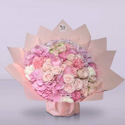 Bouquet Rosée d'Amour, seul sur fond studio