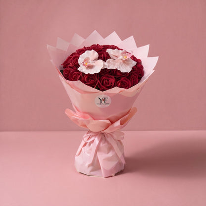 Bouquet Rouge Orchidées, seul sur fond studio